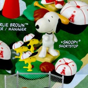 Peanuts All Star Baseball Snoopy & Woodstock